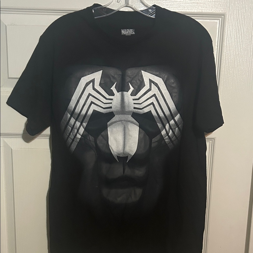 Marvel Black and White‎ Spider Emblem Men's Tee